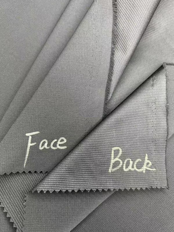 100% Polyester mit geringer Dehnung gestreifter Jacquard-Textur für Jacken und Hosen Sportbekleidung