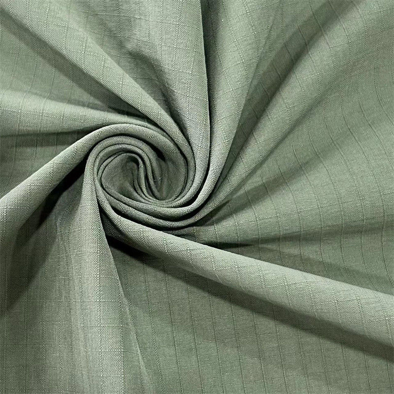 Matte, quadratisch gestreckte Warp Stretch Taffeta 70D+40D*160D+160D/2 für Oberbekleidung