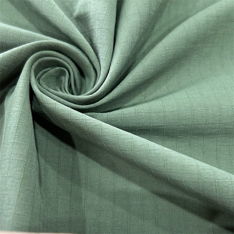 Matte, quadratisch gestreckte Warp Stretch Taffeta 70D+40D*160D+160D/2 für Oberbekleidung
