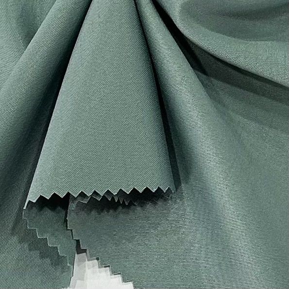 98% Polyester 2% Spandex Kationische Polyestergewebe 137GSM gefärbt Bambus-Slab-Weft elastische Schleife