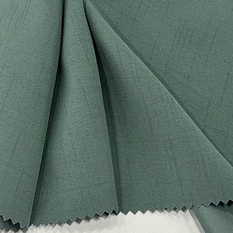 98% Polyester 2% Spandex Kationische Polyestergewebe 137GSM gefärbt Bambus-Slab-Weft elastische Schleife