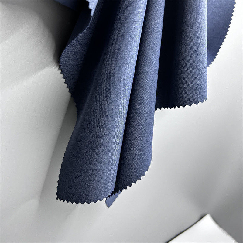 Doppelschichtiges Warp Twill-Kationisch-Polyestergewebe mit Vier-Wege-Stretch-Doppelt-Ton-Gewebeeffekt