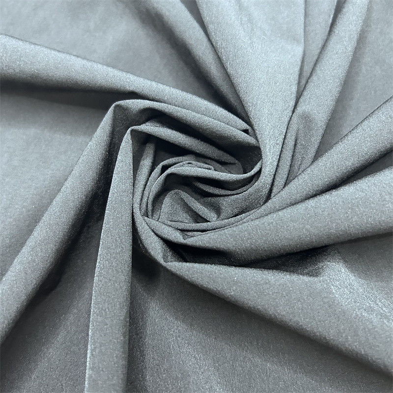 70D Halbglänzendes Nylon Gewebe Verknotetes einfaches Gewebe Vierseitig elastisch 70D+40D*70D+40D Weichelastisch