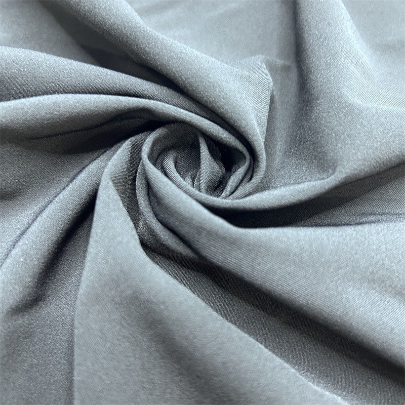 75D Recycling-Polyester-Spandex-Gewebe Matte 2/1 Twill Vierseitig elastisch 75D+40D*75D+40D Oberfläche empfindlich